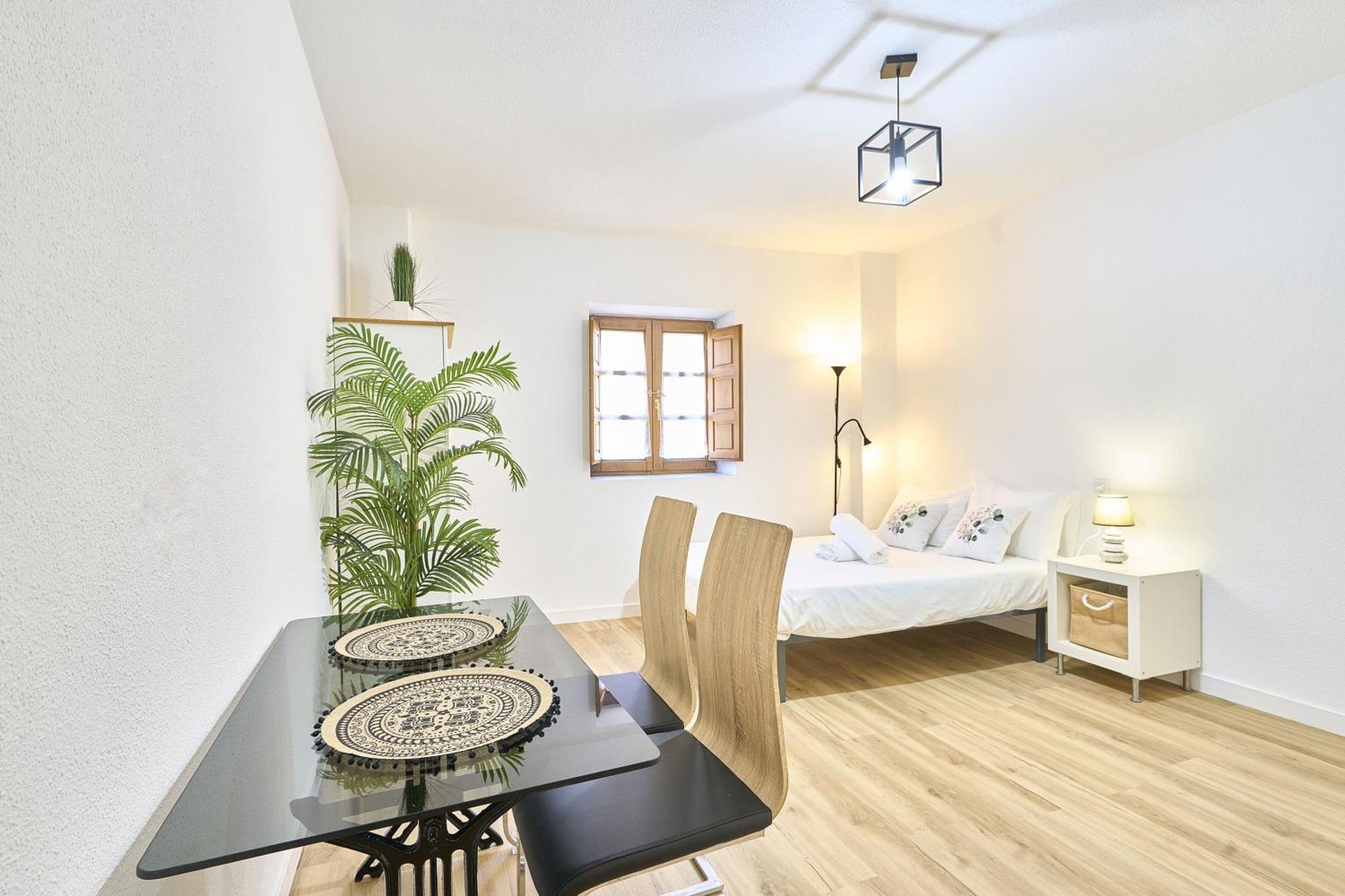 Traviesa 22 By Keyhom Apartment Salamanca Bagian luar foto